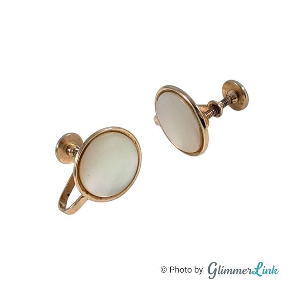 Vintage Round Flat Mother of Pearl Gold Tone Screw Back Earrings - Picture 5 of 11